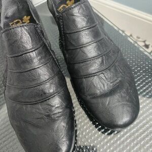 Rieker Textured Black Flats